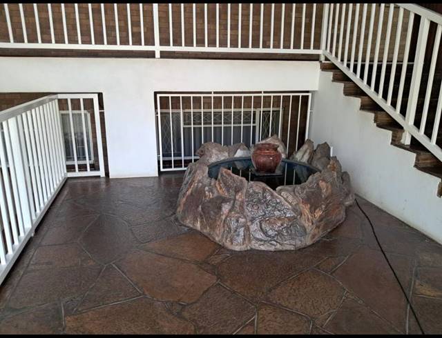 3 BEDROOM APARTMENT FOR SALE IN FLORIDA HILLS